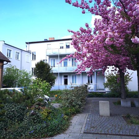 Pb Ferienwohnungen - Fewo 3 - Stilvoll Eingerichtetes Studio Im Herzen Senftenbergs Esterno foto
