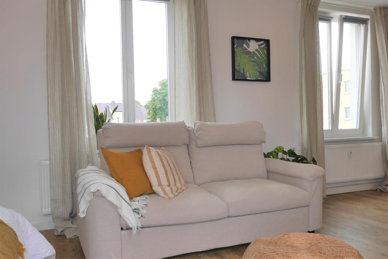 Pb Ferienwohnungen - Fewo 3 - Stilvoll Eingerichtetes Studio Im Herzen Senftenbergs Esterno foto